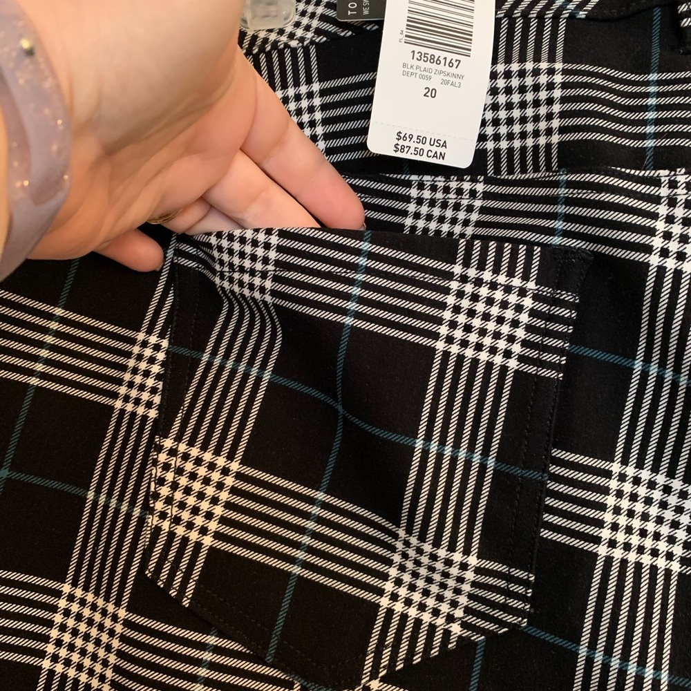 Zippered black plaid skinny pant